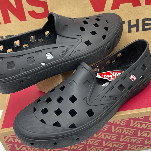 Vans Women’s Slip-On Trk Black
VN0A5HF8BLK
Sneakerss Crocs - Picture 11 of 16